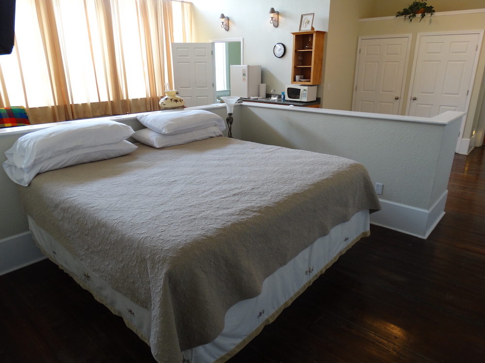 White Suite King Bed